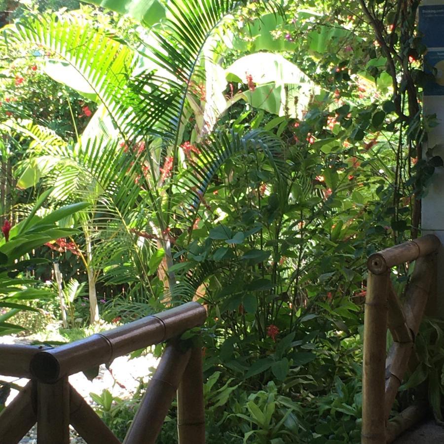 Casita Madame Hotel Puerto Lopez Exterior photo